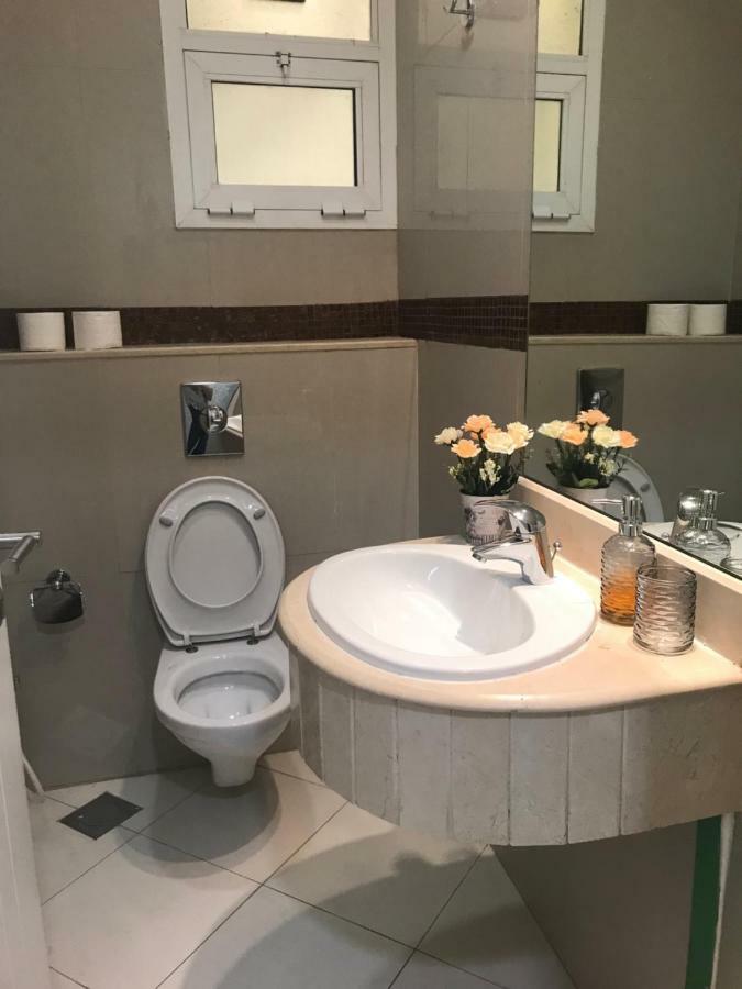 Nestaway In Heart Of Dubai, Nr To Metro And All Tourist Destination * Dubai